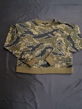 Forever 21 Camo Pullover Sweater Women Size Medium